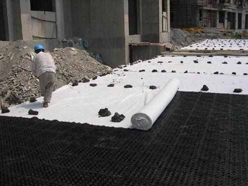 信阳市锡林郭勒塑料排水板生产厂家 排水工程市场新热门